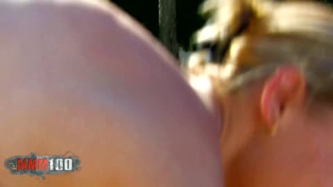 Sexe Tube mature dans une piscine