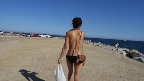 Sexe A La Plage avec une fille orientale