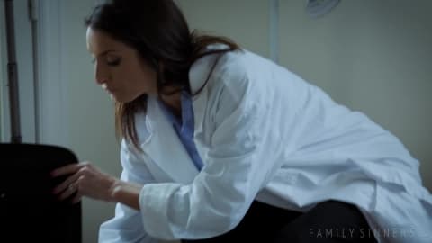 Il baise sa mere et se vide les couilles