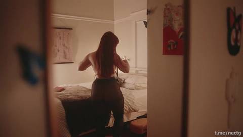 Rousse baise dans un amateur porno