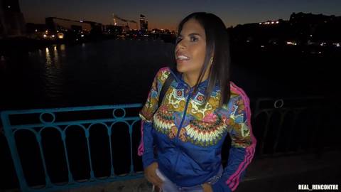 Sheila a latina mom porno avec un BBC
